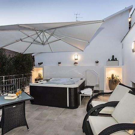 Magi House Relais Aparthotel Соренто Екстериор снимка