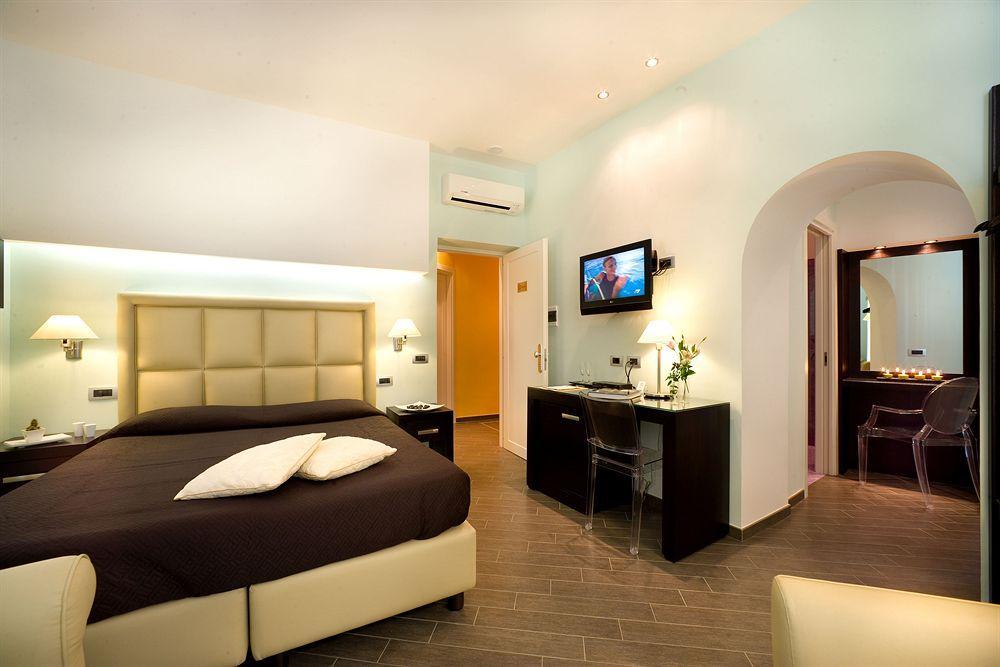 Magi House Relais Aparthotel Соренто Екстериор снимка