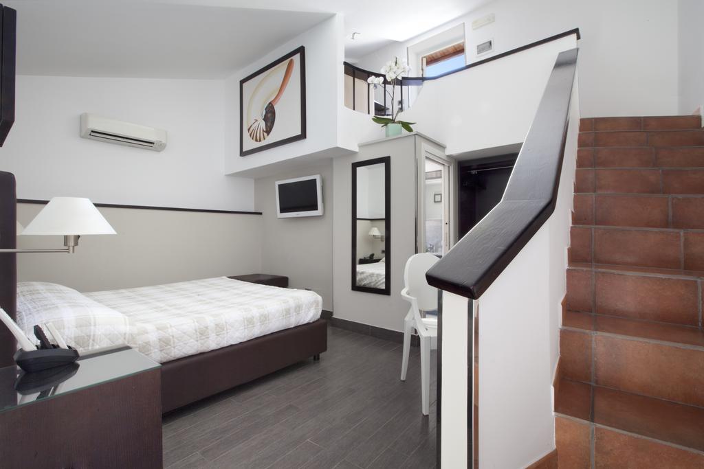 Magi House Relais Aparthotel Соренто Екстериор снимка