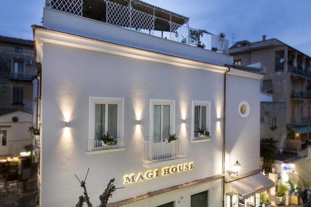 Magi House Relais Aparthotel Соренто Екстериор снимка